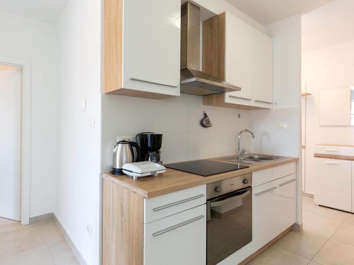 Amoroso Apartment 200M From Sea Porec Exterior photo